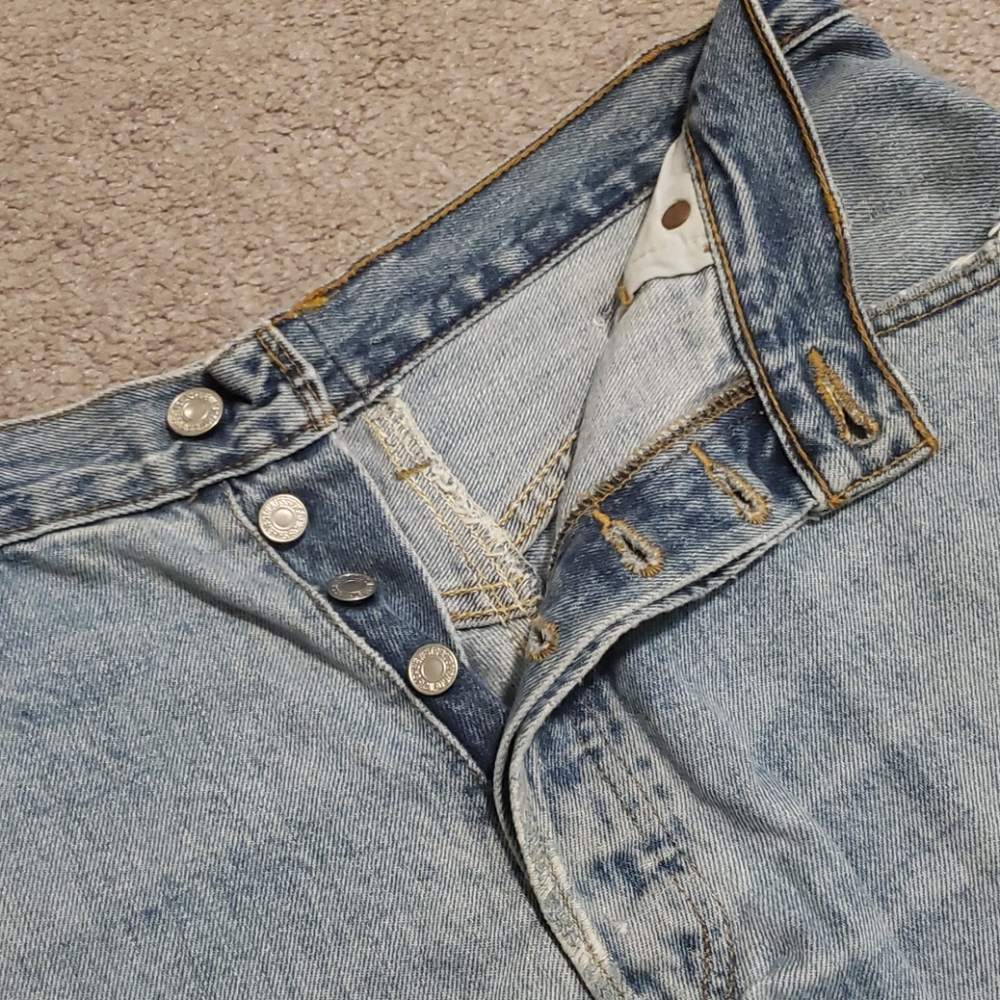 Levi's Basic Denim Jean Short - Picture 2 of 7